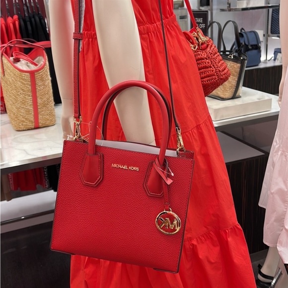 MICHAEL KORS MERCER MEDIUM MESSENGER CROSSBODY FLAME COLOR - Picture 4 of 16
